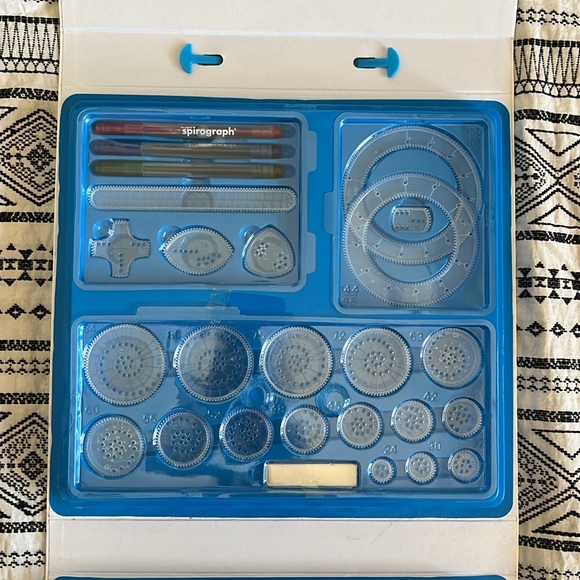 the original spirograph deluxe box set - Picture 3 of 6